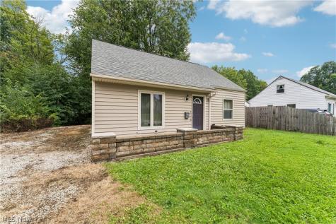 2143 Hillside Street Cuyahoga Falls OH 44221