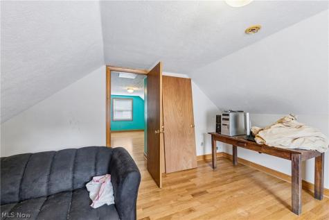 2143 Hillside Street Cuyahoga Falls OH 44221
