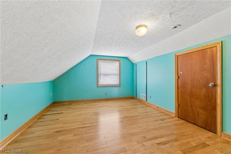 2143 Hillside Street Cuyahoga Falls OH 44221