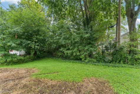 2143 Hillside Street Cuyahoga Falls OH 44221