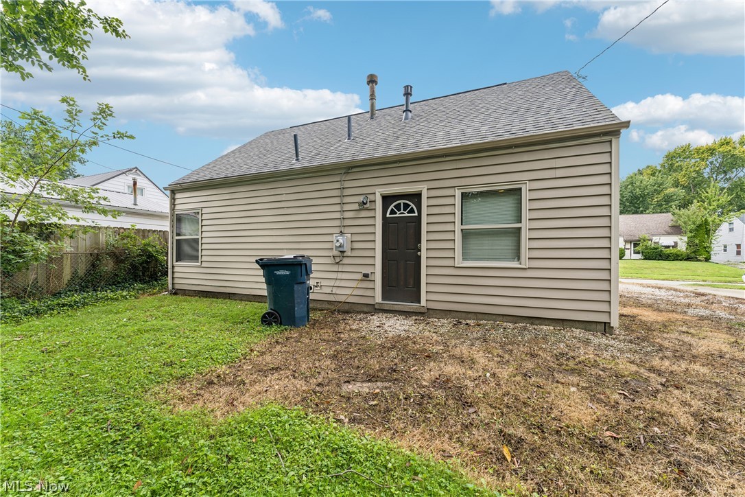 2143 Hillside Street Cuyahoga Falls OH 44221