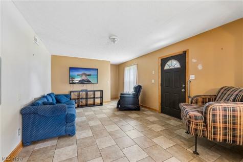 2143 Hillside Street Cuyahoga Falls OH 44221