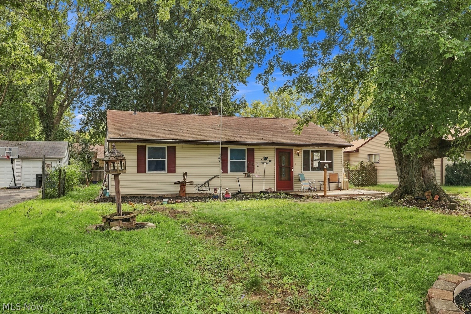 937 East Drive Sheffield Lake OH 44054