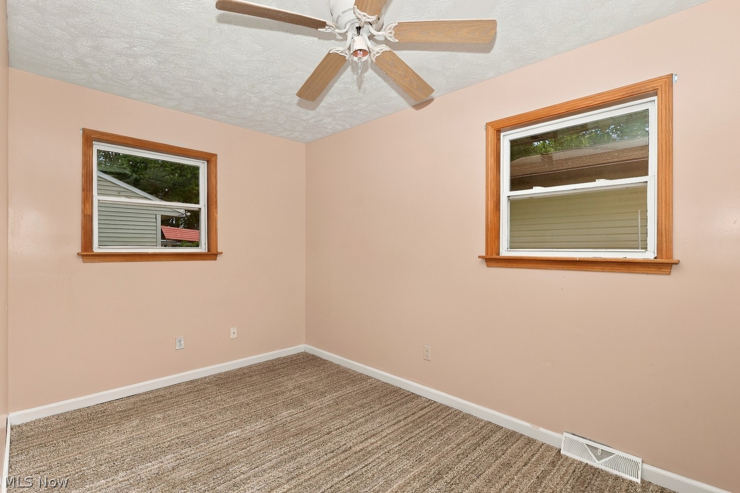 937 East Drive Sheffield Lake OH 44054