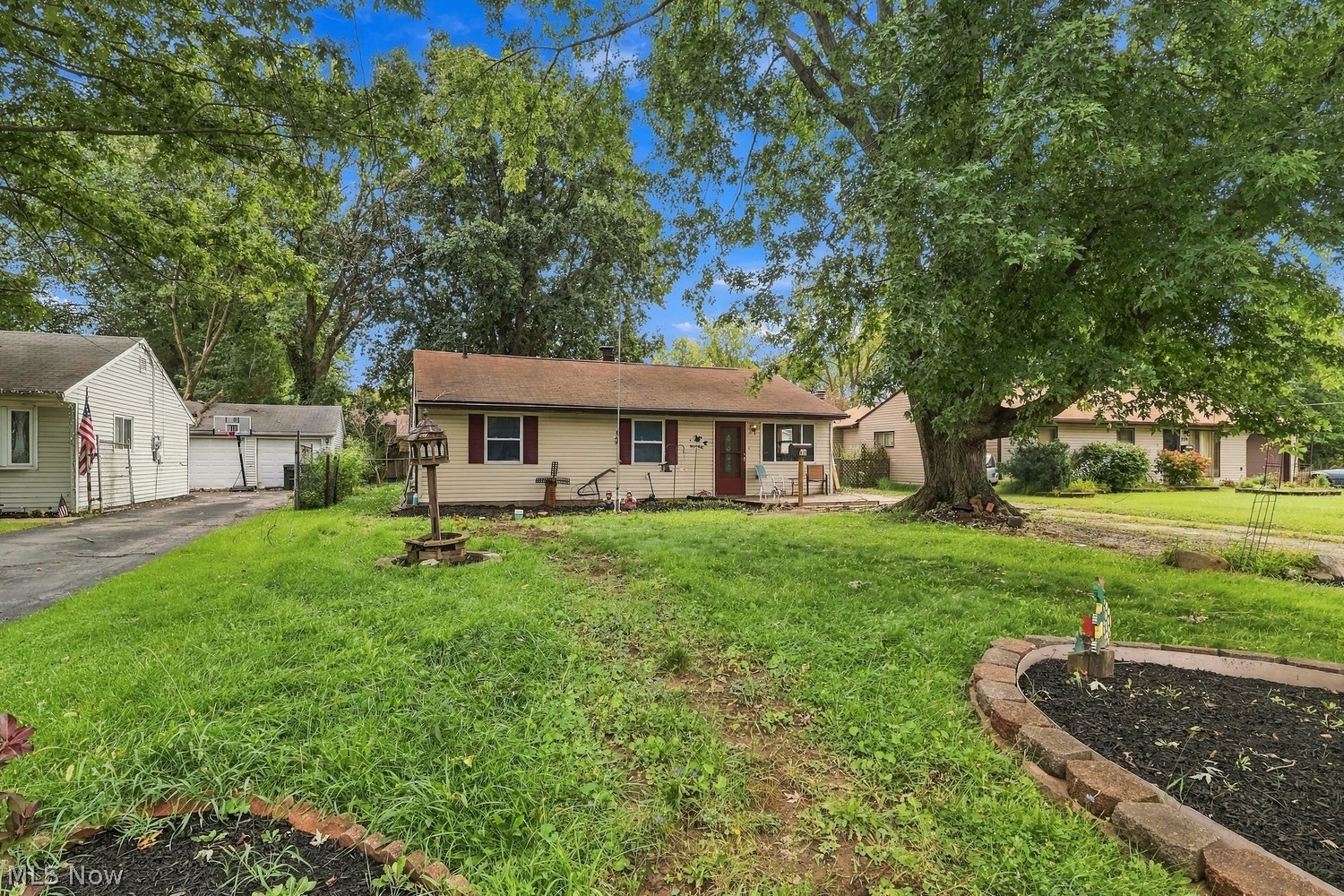 937 East Drive Sheffield Lake OH 44054