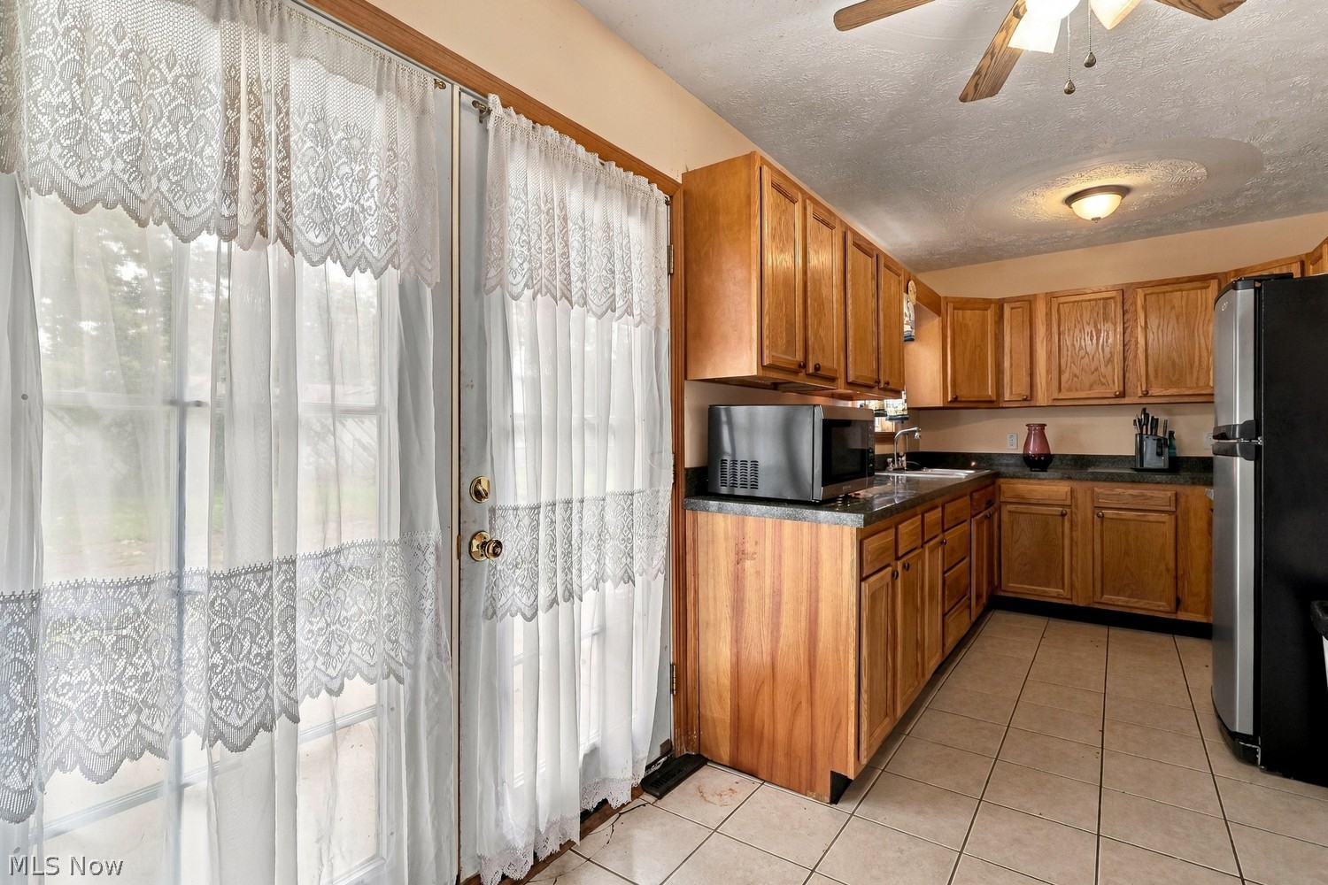 937 East Drive Sheffield Lake OH 44054