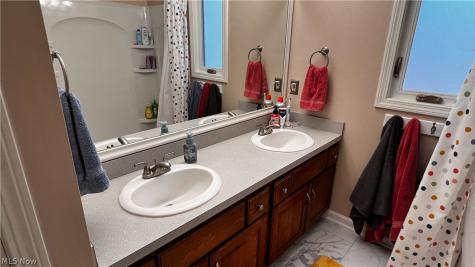 1344 Northwoods Trail Wadsworth OH 44281