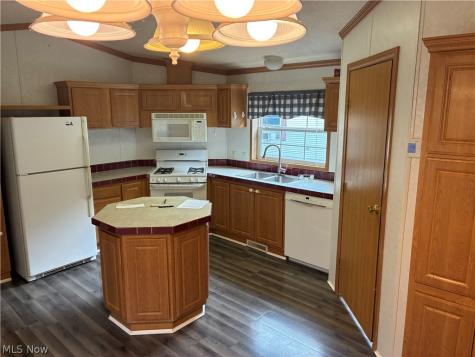 5 Carpenter Boulevard Marshallville OH 44645