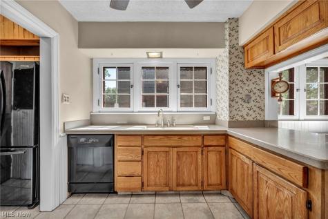 17120 Greenwood Avenue Cleveland OH 44111