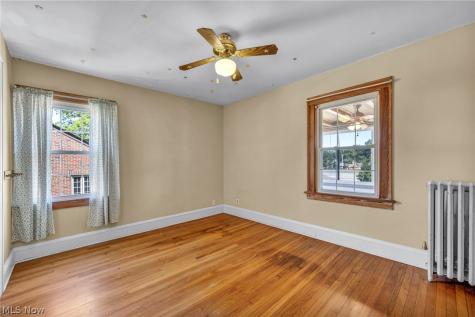 17120 Greenwood Avenue Cleveland OH 44111