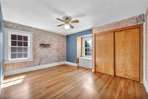 17120 Greenwood Avenue Cleveland OH 44111