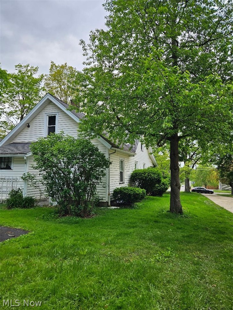 7393 N Lima Road Poland OH 44514