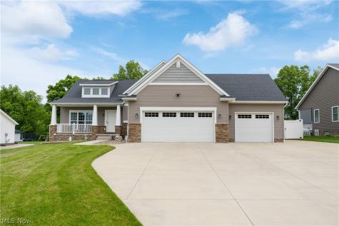 3097 Brumbaugh Street NW Uniontown OH 44720