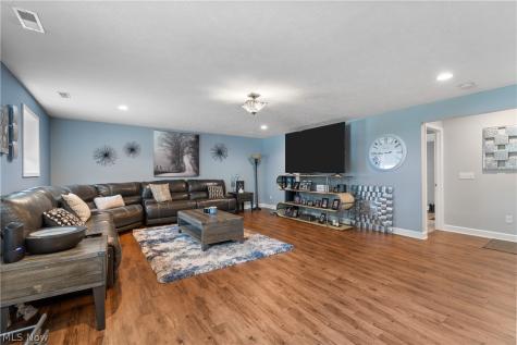 3097 Brumbaugh Street NW Uniontown OH 44720