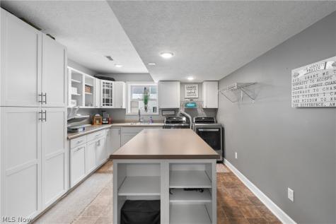 3097 Brumbaugh Street NW Uniontown OH 44720