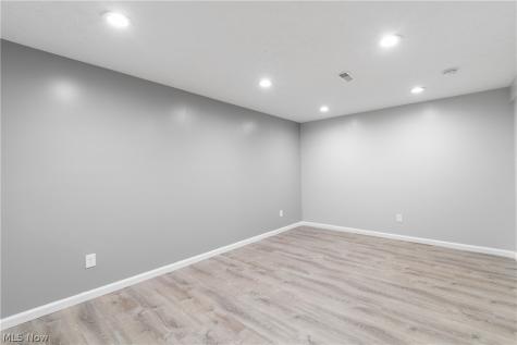 3097 Brumbaugh Street NW Uniontown OH 44720