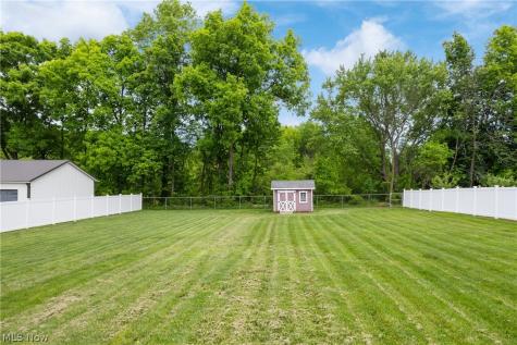 3097 Brumbaugh Street NW Uniontown OH 44720