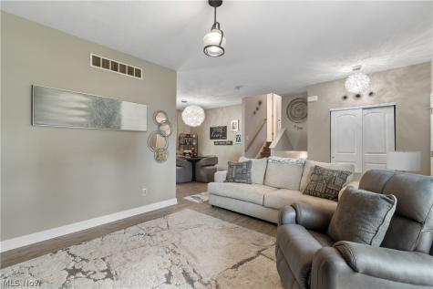 3097 Brumbaugh Street NW Uniontown OH 44720