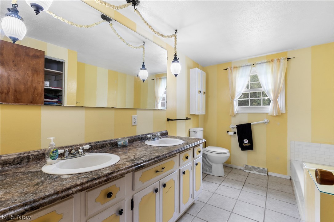 569 Township Road 204 Bloomingdale OH 43910