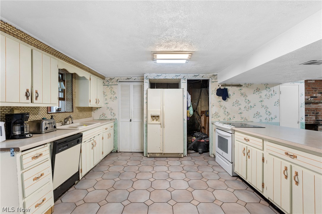 569 Township Road 204 Bloomingdale OH 43910