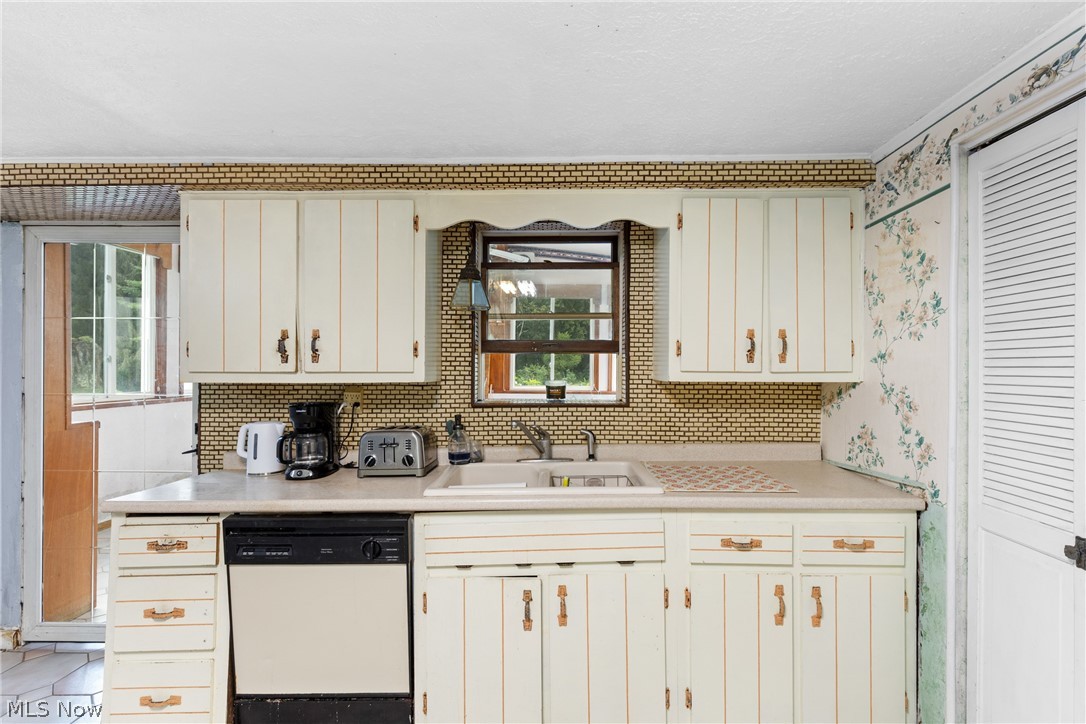 569 Township Road 204 Bloomingdale OH 43910