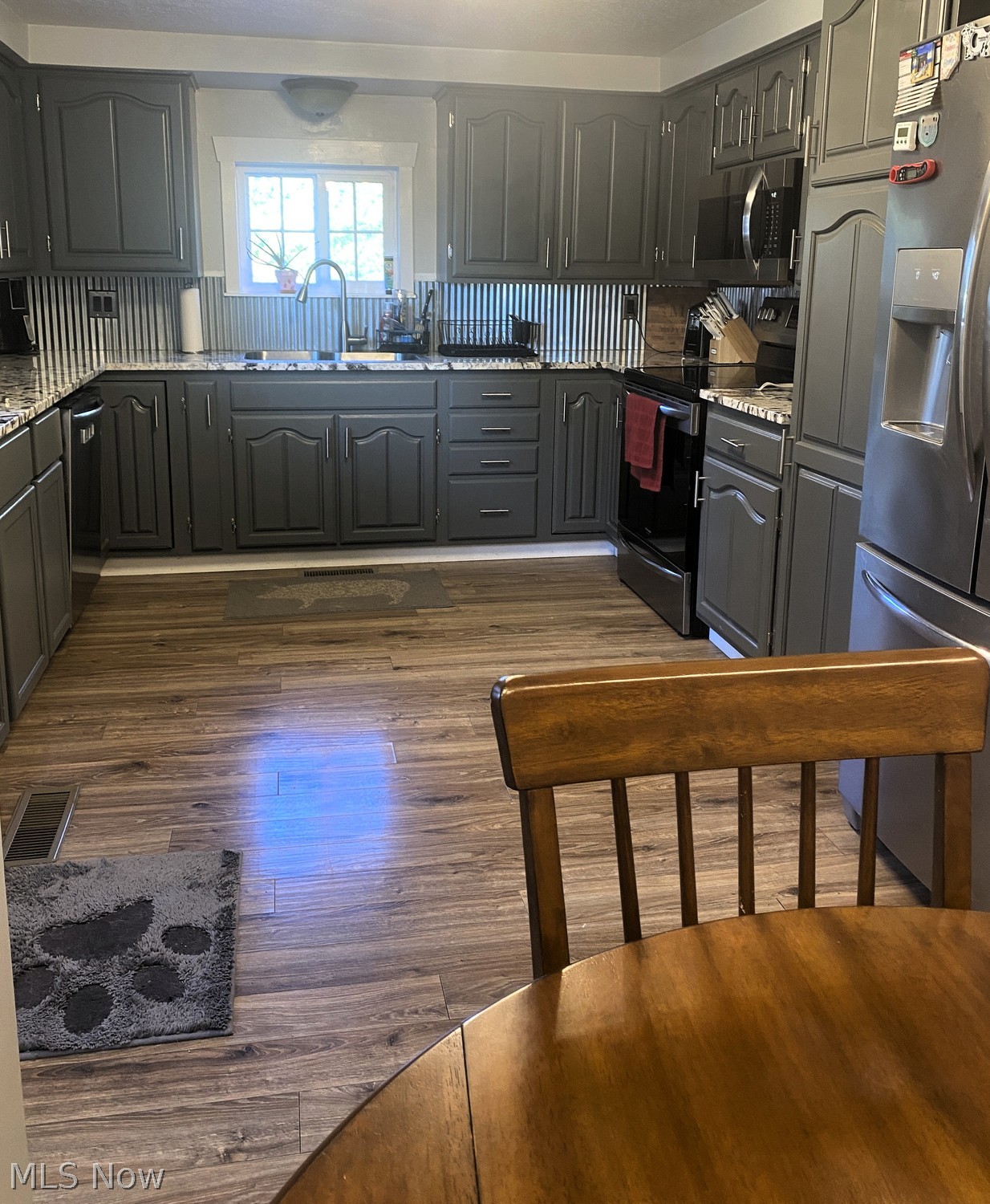 350 3rd Street SW Sugarcreek OH 44681