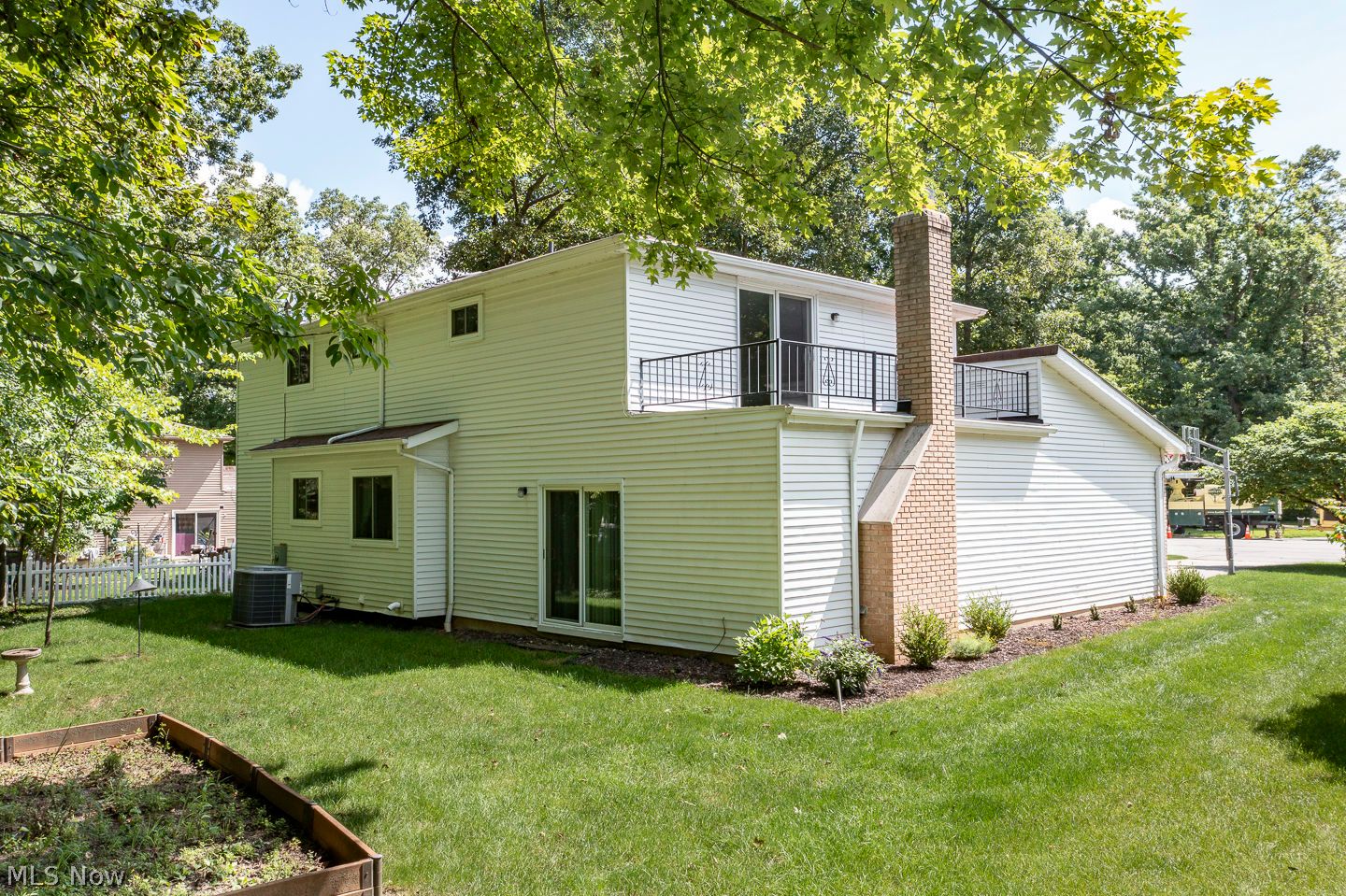 16953 Deerfield Drive Strongsville OH 44136