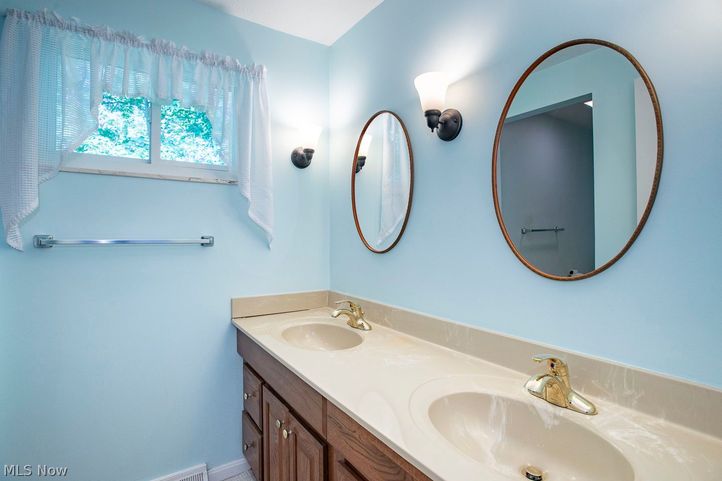 16953 Deerfield Drive Strongsville OH 44136