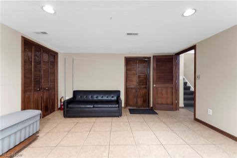 8556 Brecksville Road Brecksville OH 44141