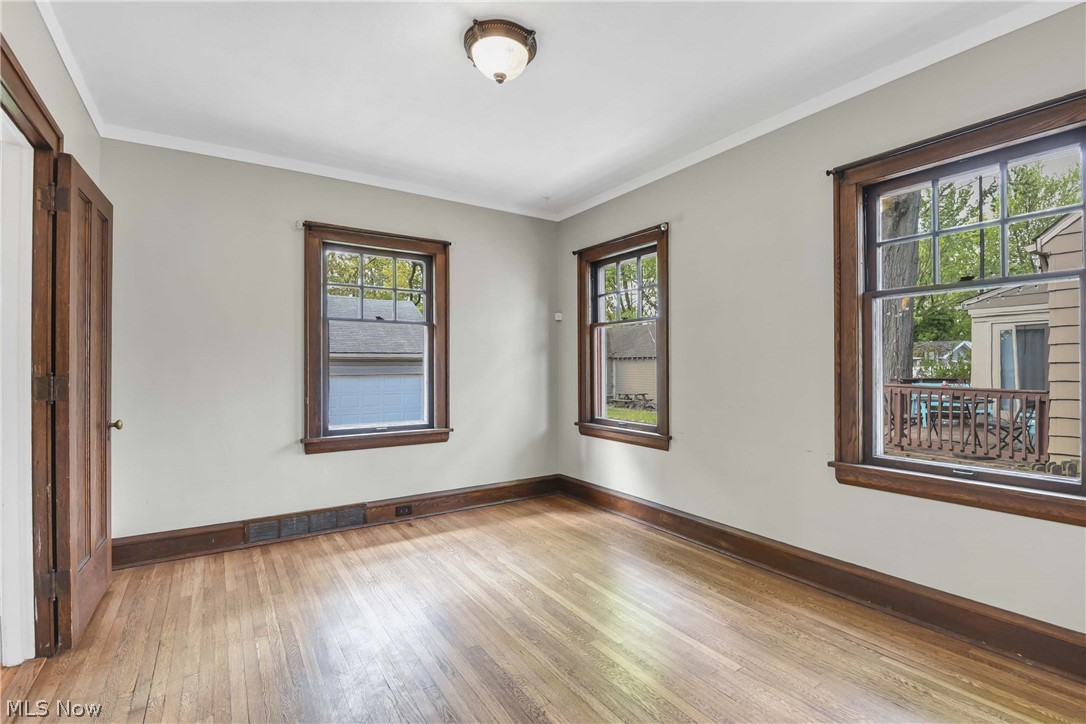16713 Bradgate Avenue Cleveland OH 44111