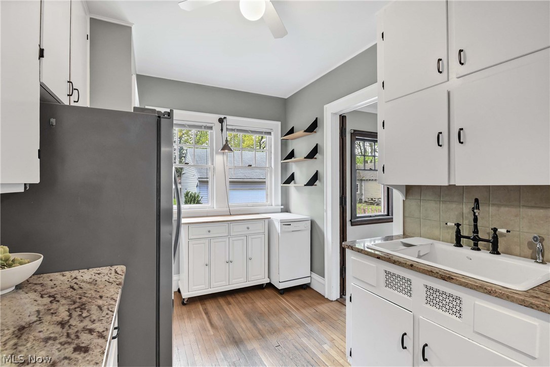 16713 Bradgate Avenue Cleveland OH 44111