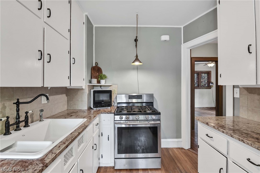 16713 Bradgate Avenue Cleveland OH 44111