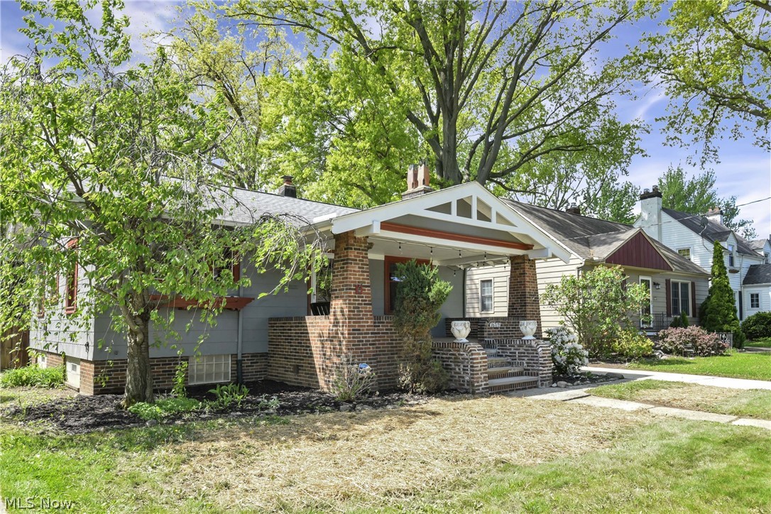 16713 Bradgate Avenue Cleveland OH 44111