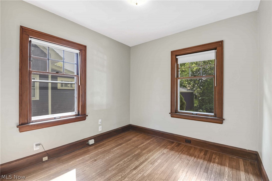 16713 Bradgate Avenue Cleveland OH 44111