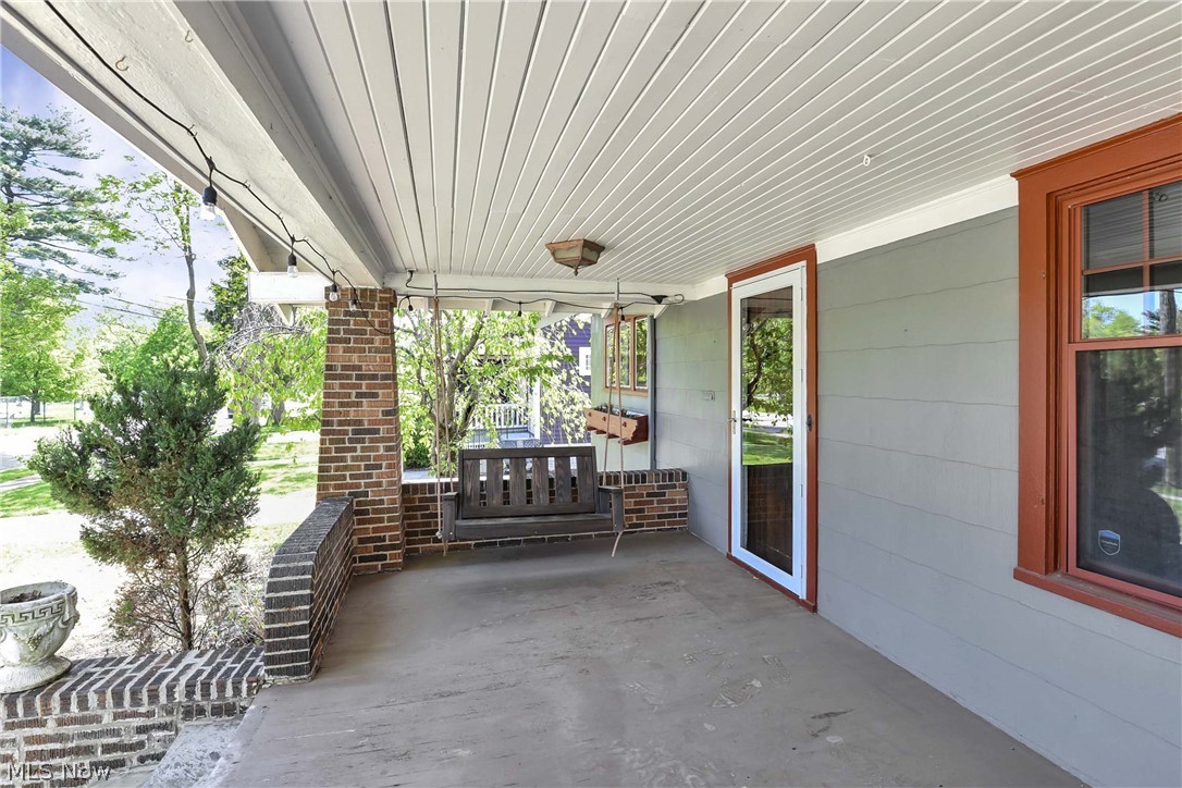 16713 Bradgate Avenue Cleveland OH 44111