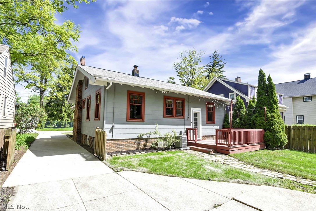 16713 Bradgate Avenue Cleveland OH 44111