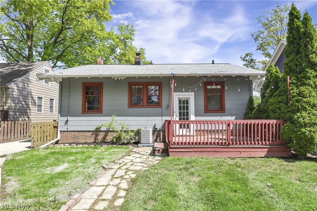 16713 Bradgate Avenue Cleveland OH 44111