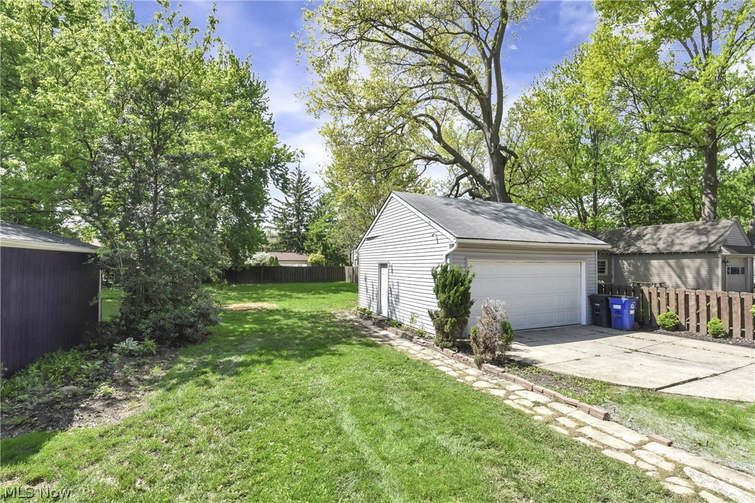 16713 Bradgate Avenue Cleveland OH 44111