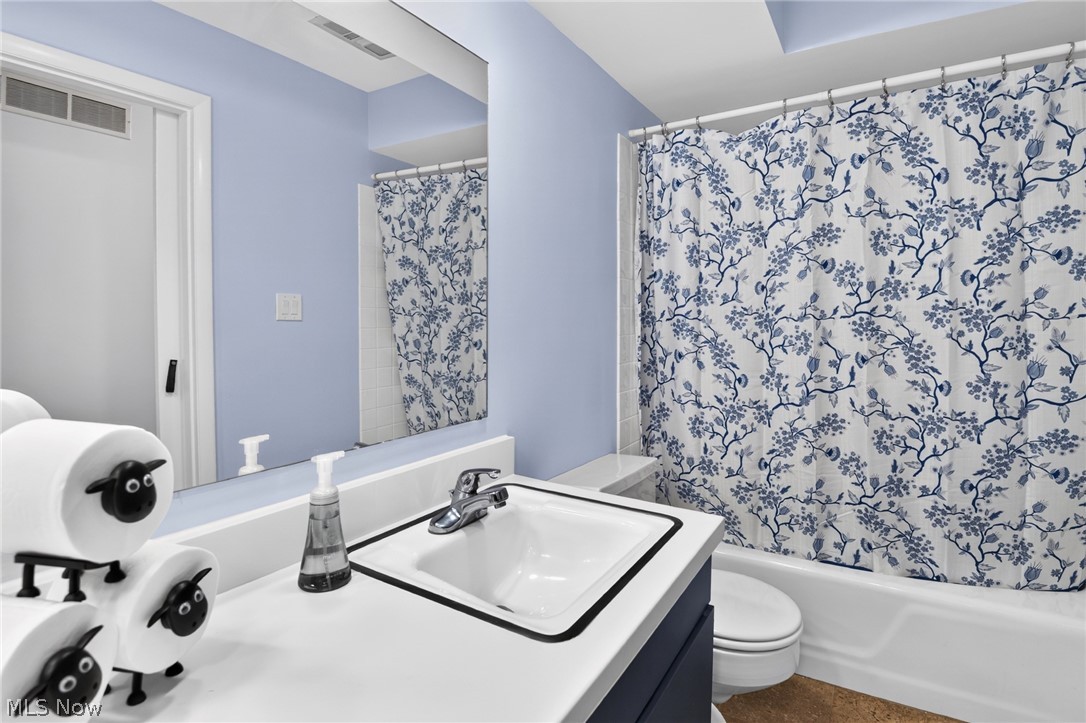 5698 Lamplighter Drive Girard OH 44420