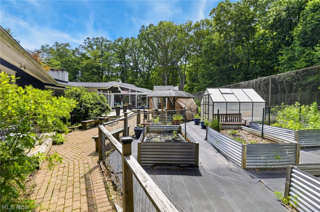 5698 Lamplighter Drive Girard OH 44420