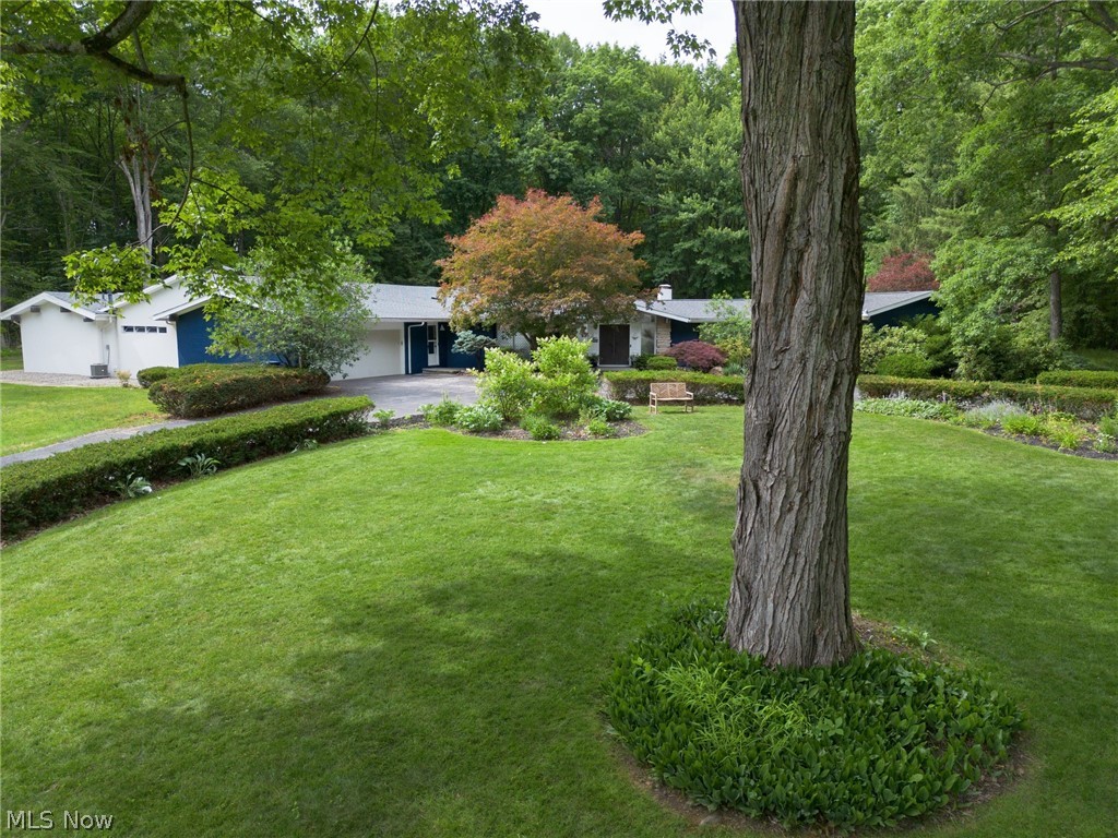 5698 Lamplighter Drive Girard OH 44420