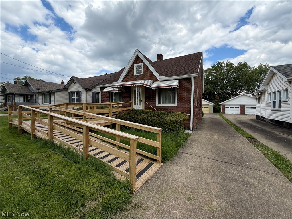 103 S Belle Vista Avenue Youngstown OH 44509