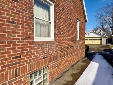103 S Belle Vista Avenue Youngstown OH 44509