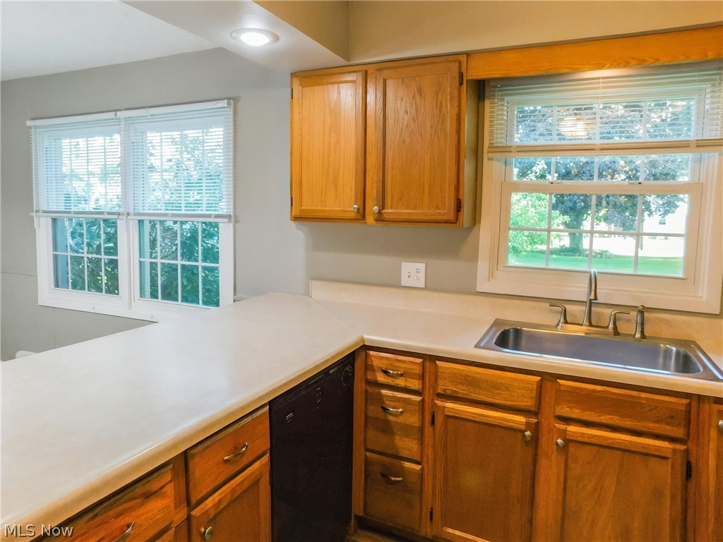 7386 Lake Road Madison OH 44057