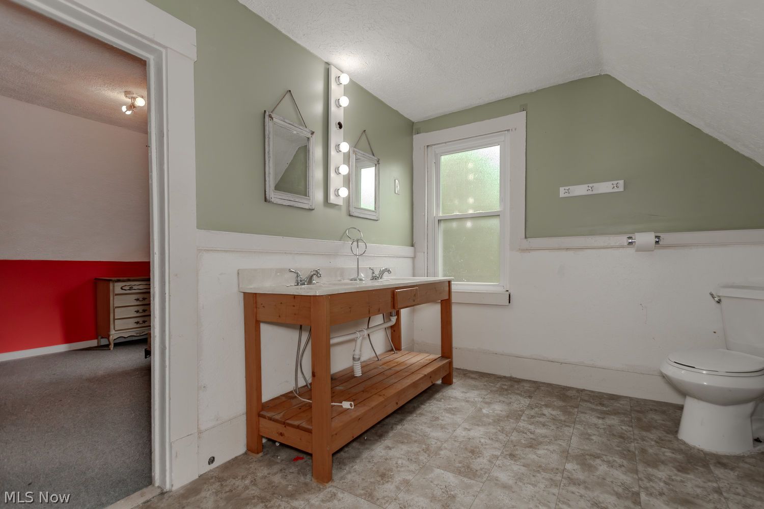 139 Center Street Chardon OH 44024