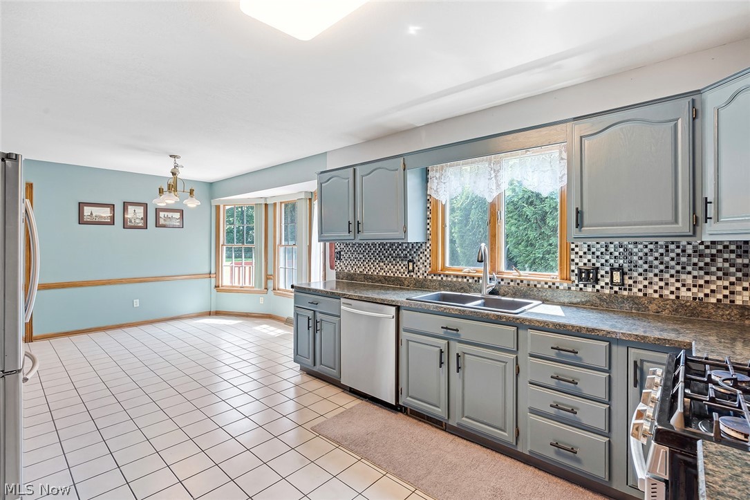 3053 Chablis Lane Youngstown OH 44514