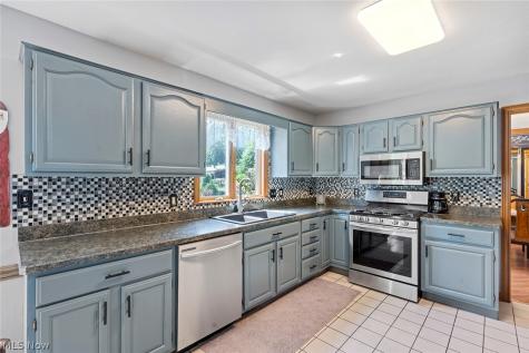 3053 Chablis Lane Youngstown OH 44514