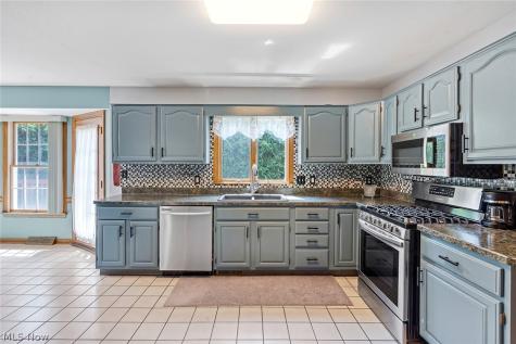 3053 Chablis Lane Youngstown OH 44514