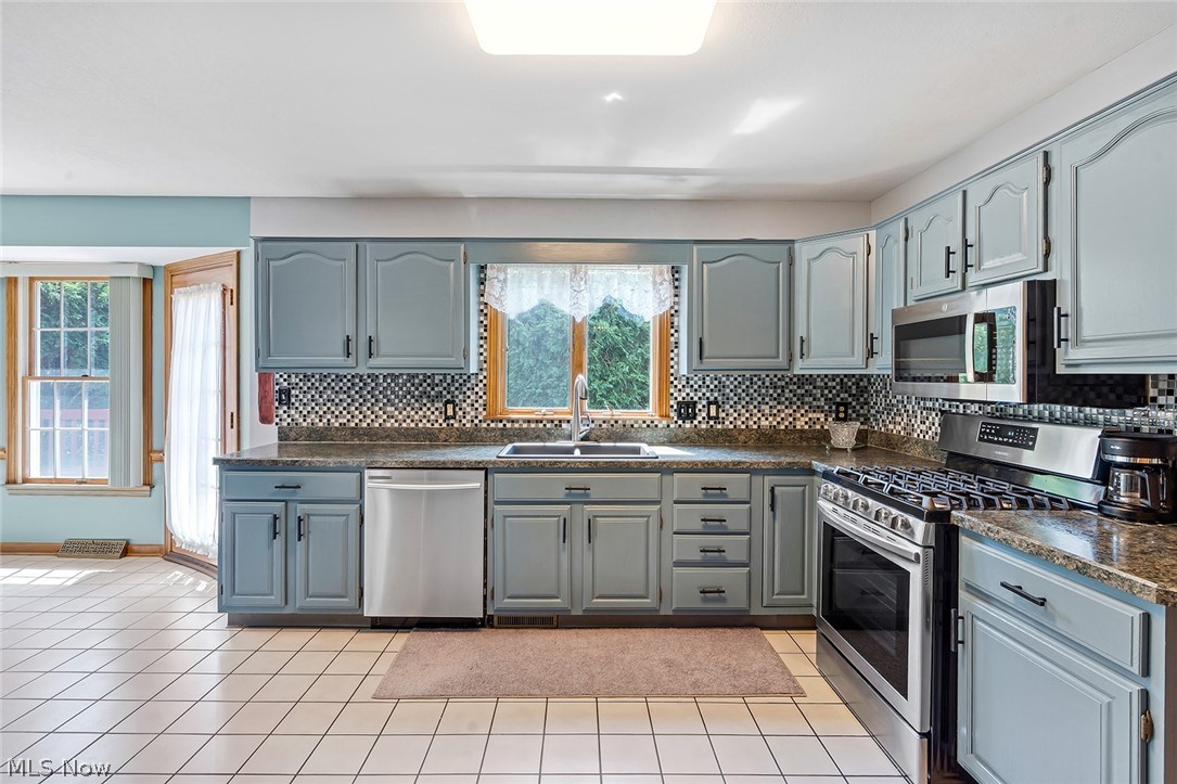 3053 Chablis Lane Youngstown OH 44514