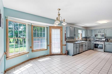 3053 Chablis Lane Youngstown OH 44514